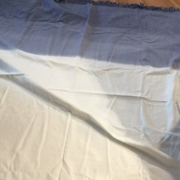 Logo throw blanket